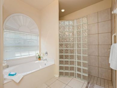A Magnificent Luxury Marco Rental Walk to Beach